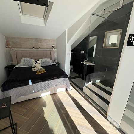 Luxury Apartment Martinis With Pool Split Eksteriør bilde
