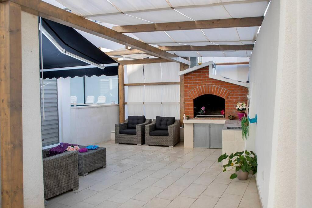 Luxury Apartment Martinis With Pool Split Eksteriør bilde