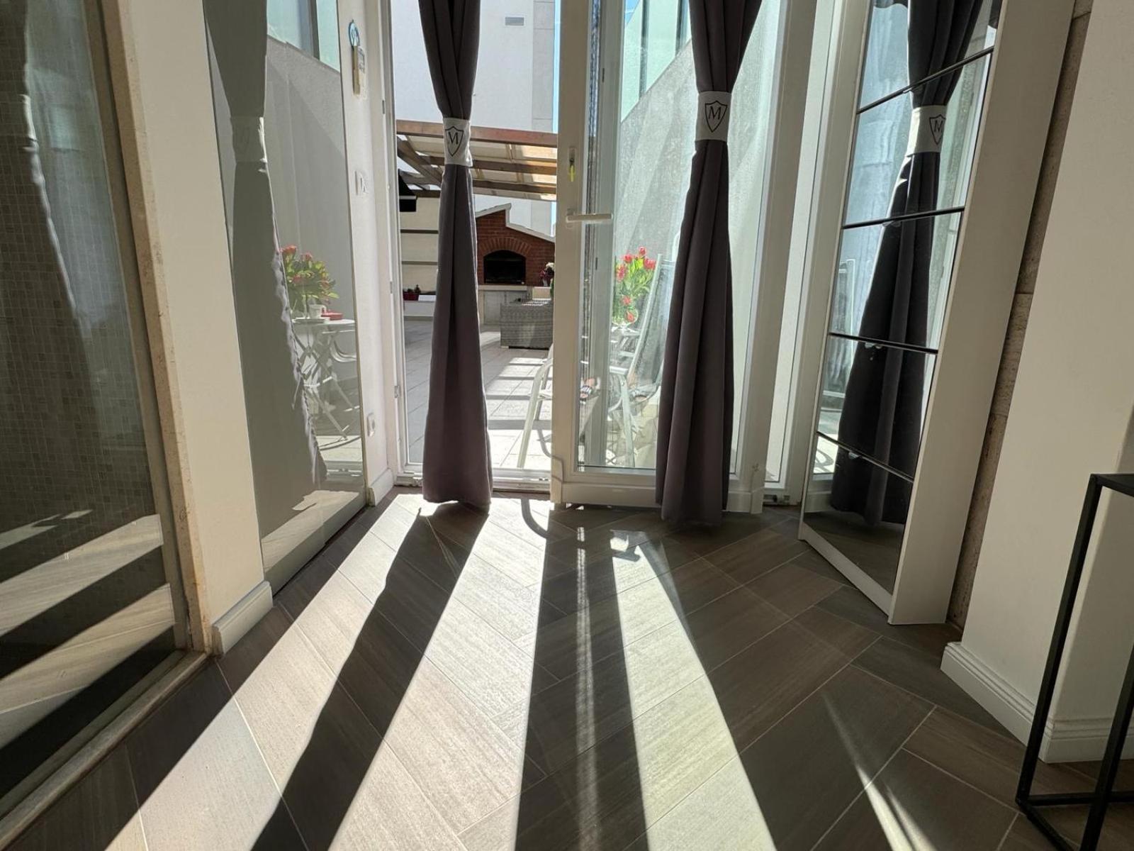 Luxury Apartment Martinis With Pool Split Eksteriør bilde